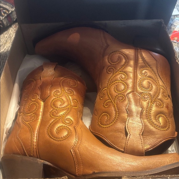 NEW CIRCLE G ankle boot in brown Triad Embroidered Snip Toe Cowboy Booties - Picture 3 of 4